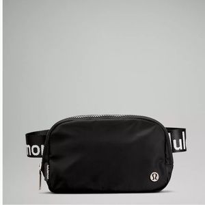 Lululemon Everywhere Belt Bag 1L